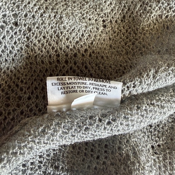 Eileen Fisher 100% Italian Wool Lightweight Knit Cardigan Gray Women Extra Small - Picture 7 of 7